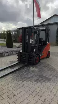 Dieselstapler-Linde-H35D-02