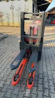 Hochhubwagen 2018 Linde D12 AP (1)