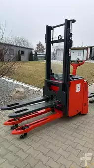 Hochhubwagen-Linde-D12