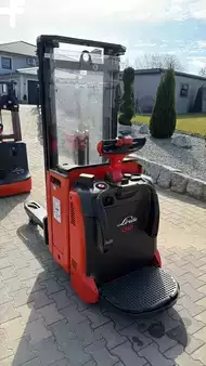 Ruční vysokozdvižný vozík - Linde D12AP (3)