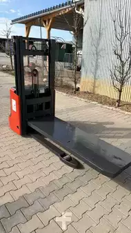 Hochhubwagen-Linde-L12