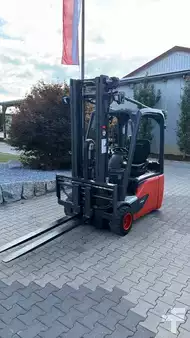 Carrelli elettrici 3 ruote 2016  Linde E18-02 (1)