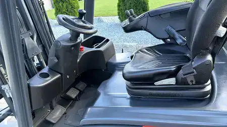 Carrelli elettrici 3 ruote 2016  Linde E18-02 (2)