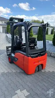 Carrelli elettrici 3 ruote 2016  Linde E18-02 (4)