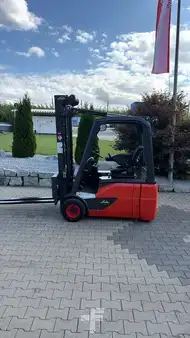 Carrelli elettrici 3 ruote 2016  Linde E18-02 (5)