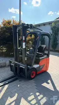 Elektro tříkolové VZV 2018  Linde E12-02 (1)