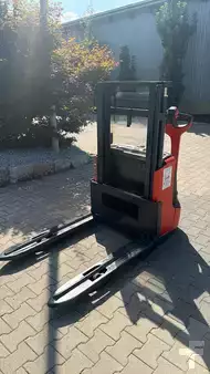 Hochhubwagen - Linde L12 (1)