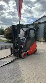 Chariots élévateurs diesel 2015  Linde H20D-01 (1)