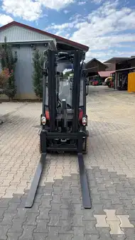 Chariots élévateurs diesel 2015  Linde H20D-01 (3)