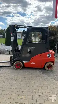 Chariots élévateurs diesel 2015  Linde H20D-01 (4)