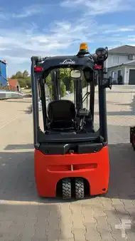 Carrelli elettrici 3 ruote 2011  Linde E14-01 (2)