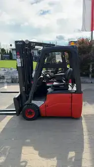 Carrelli elettrici 3 ruote 2011  Linde E14-01 (4)