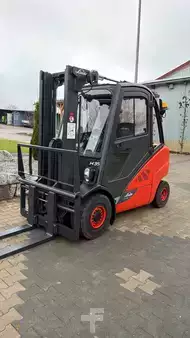 Dieselstapler-Linde-H35D-02