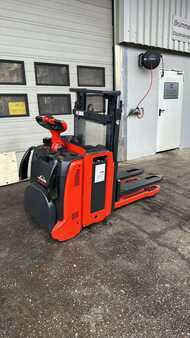 Ruční vysokozdvižný vozík 2018 Linde D12HPAP (2)