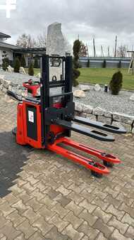 Ruční vysokozdvižný vozík 2018 Linde D12HPAP (1)