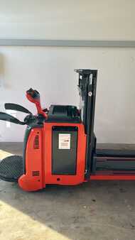 Ruční vysokozdvižný vozík 2018 Linde D12HPAP (2)