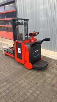 Ruční vysokozdvižný vozík 2018 Linde D12AP (2)