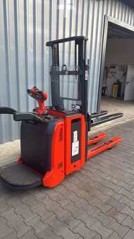 Ruční vysokozdvižný vozík 2018 Linde D06AP (2)
