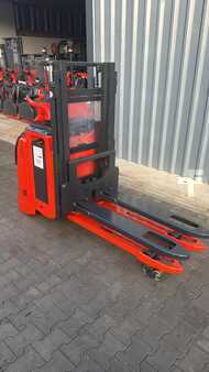 Hochhubwagen 2018  Linde D12HPAP (1)