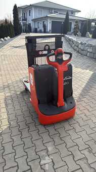 Ruční vysokozdvižný vozík 2014 Linde D08 (3)