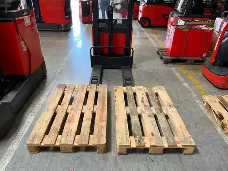 Pallet Stackers 2016  Linde L 12 1172 (7)