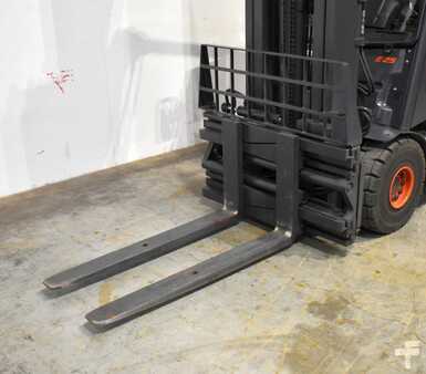 Elektro čtyřkolový VZV 2019  Linde E 25 387 (6)