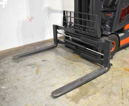 Elektro čtyřkolový VZV 2019  Linde E 25 387 (7)