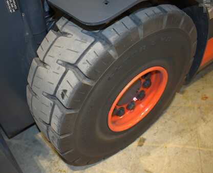 Elektro čtyřkolový VZV 2019  Linde E 25 387 (8)