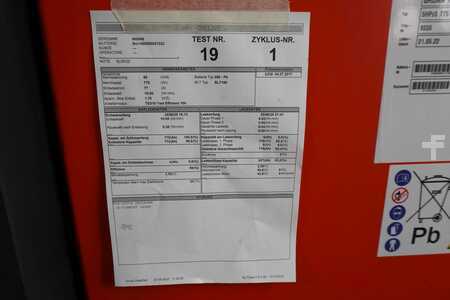 VZV pro práci v úzk.uličkách-retrakt 2015  Linde K-Schwenkschubgabel 011 (16)