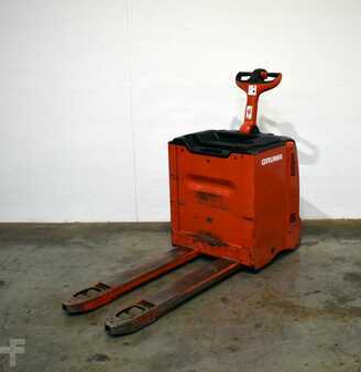 Electric Pallet Trucks 2018  Linde T 30 131 (2)