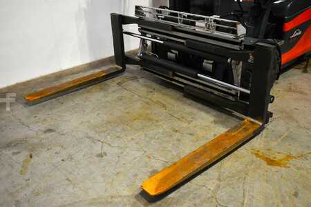 Elektro čtyřkolový VZV 2017  Linde E 35 L 387 (11)