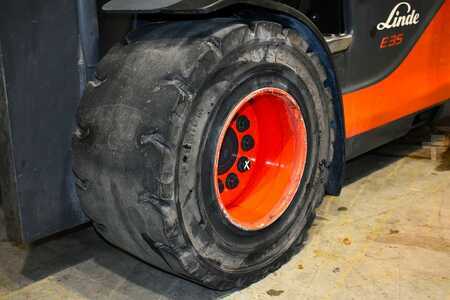 Elektro čtyřkolový VZV 2017  Linde E 35 L 387 (8)