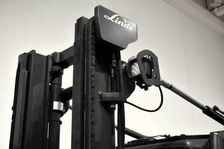 Chariots élévateurs diesel 2019  Linde H 25 D/600 EVO 393-02 (12)