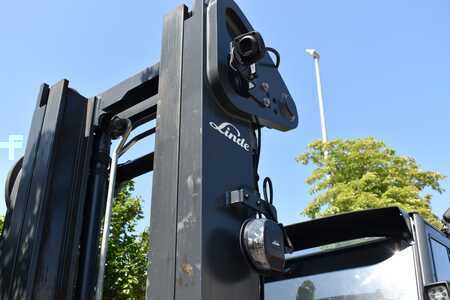 Elektryczne 4-kołowe 2022  Linde E 70 1279 (27)