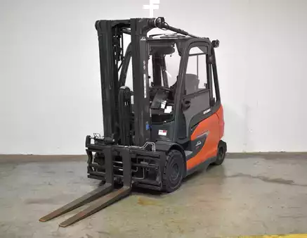 Carrelli elettrici 4 ruote 2022  Linde E 25 L 1252-01 (1)