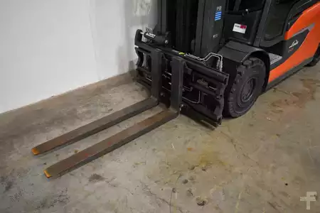 Carrelli elettrici 4 ruote 2022  Linde E 25 L 1252-01 (9)