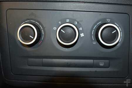 Elektro čtyřkolový VZV 2024  Linde E 25/600 HL 1252-01 (10)