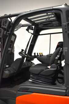 Elektro čtyřkolový VZV 2024  Linde E 25/600 HL 1252-01 (4)