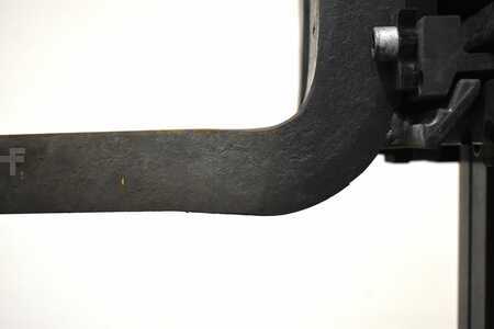 Elektro čtyřkolový VZV 2024  Linde E 25/600 HL 1252-01 (7)