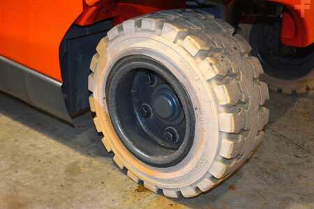 Elektro čtyřkolový VZV 2024  Linde E 25/600 HL 1252-01 (8)