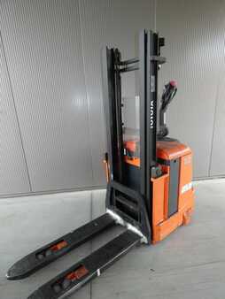 Pallet Stackers 2005  BT 7SLL  12,5 (1) 