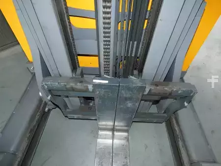 Schubmaststapler  Jungheinrich ETV 216 Li (2)