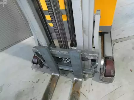 Schubmaststapler  Jungheinrich ETV 216 - 740 DZ (2)