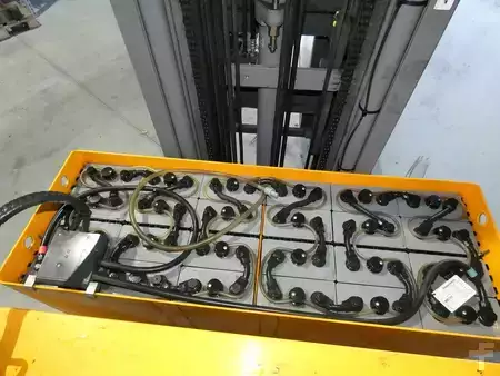 Schubmaststapler  Jungheinrich ETV 216 - 740 DZ (5)