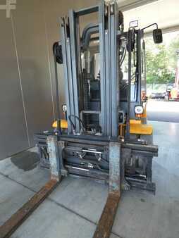 Treibgasstapler 2016  Jungheinrich TFG 680 (2)