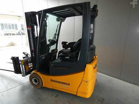 Chariots électriques à 3 roues 2015  Jungheinrich EFG 216 K 440 DZ (3)