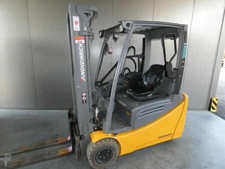 Chariots électriques à 3 roues 2019 Jungheinrich EFG 220 - 470 DZ (1)