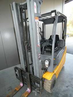 Chariots électriques à 3 roues 2019 Jungheinrich EFG 220 - 470 DZ (2)