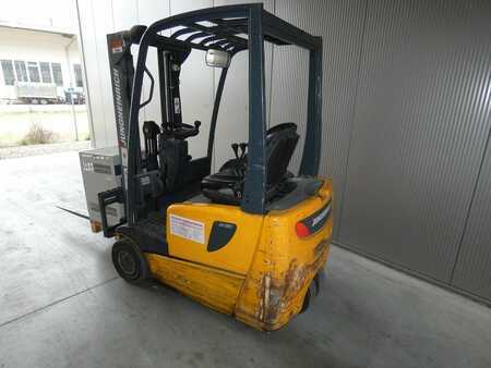 Chariots électriques à 3 roues 2007 Jungheinrich EFG 213 (4)