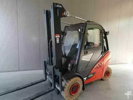 Treibgasstapler  Linde H30T-02 (1)